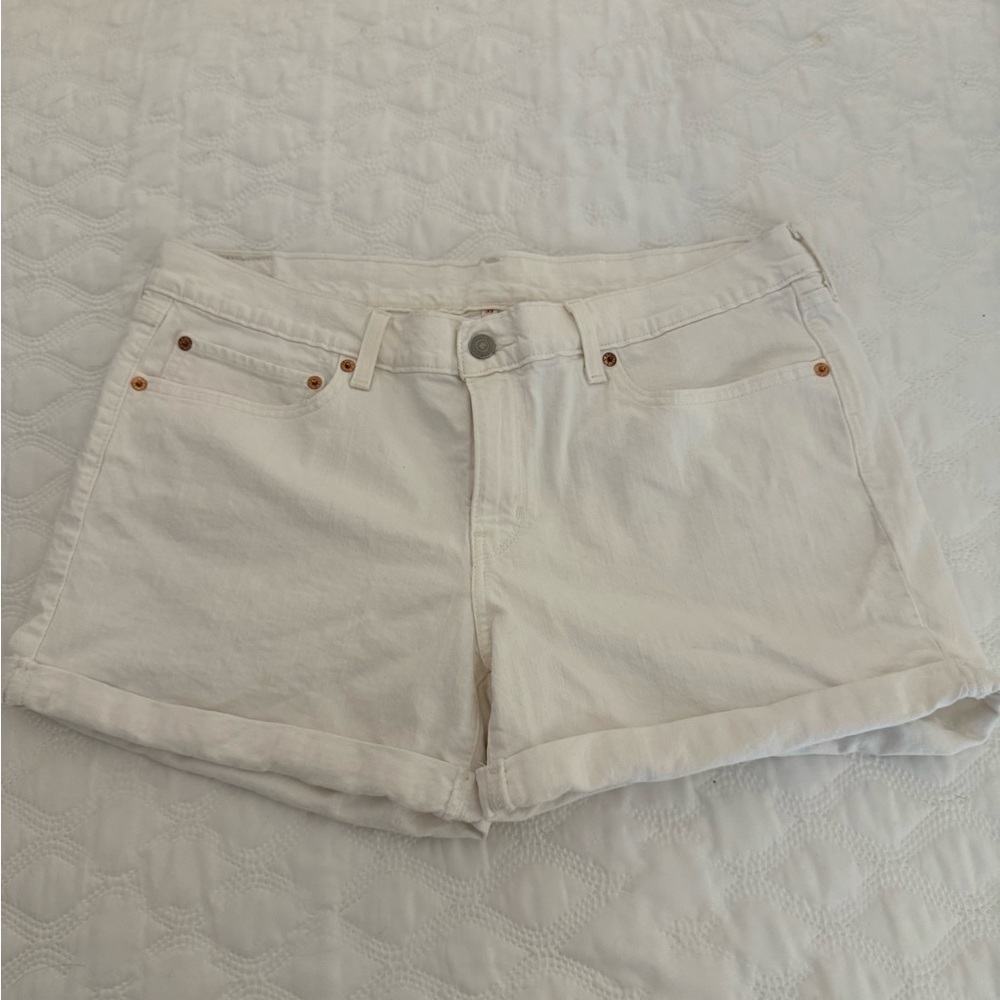 Levi's® HIGH RISE WOMEN'S CUFFED SHORTS Off White Size 33 4” inseams/stretch